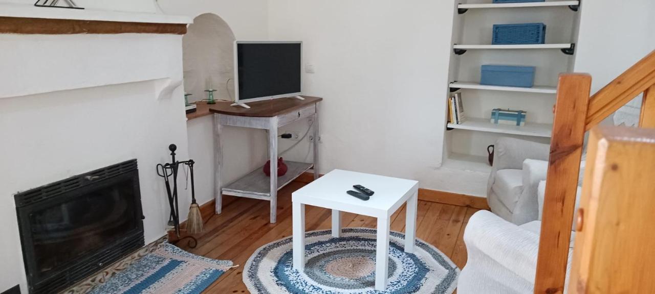 Hébergement de vacances Acogedora Casa De Pueblo Con Piscina Fuenteheridos