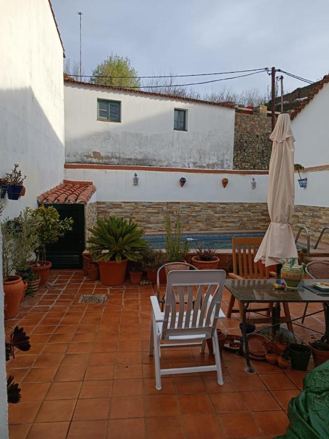 Acogedora Casa De Pueblo Con Piscina Hébergement de vacances Fuenteheridos